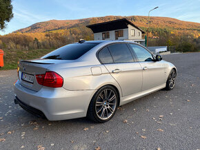 Predám BMW 320d 130kw Automat M-Packet CIC Alcantara - 4