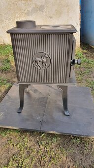 Liatinové kachle Jotul F 601 N čierný lak - 4