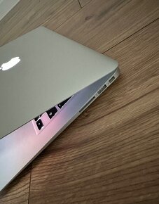 Apple Macbook Air 13 2017 - 4