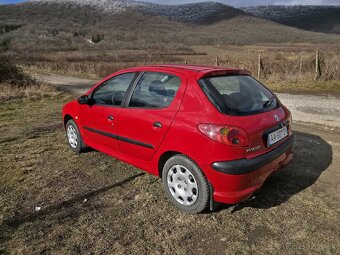 Predám Peugeot 206 1,4 benzín 55kw r.v 2006 - 4