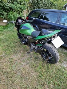 Kawasaki Z1000 - 4