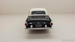 CHEVROLET THUNDERBIRD 1:18 - 4