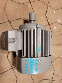 Predám pätkový el.motor 1,5kW 2860ot 380V - 4