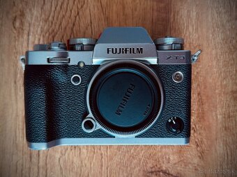 Fujifilm X-T3 - telo + dve náhradné batérie a grip - 4