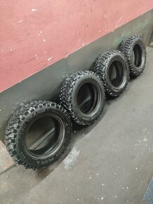 Predám tieto ako nové offroad pneu o rozmere 205/70 R15 - 4