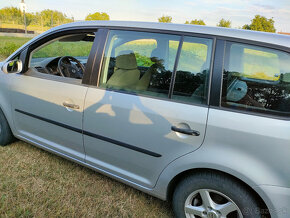 VW Touran 1,9TDi 66KW  r.v.2007 - 7-miestny - 4