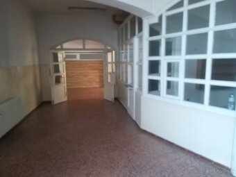 Predam alebo Prenajmem Obchodny priestor   Trznici 11m2 - 4