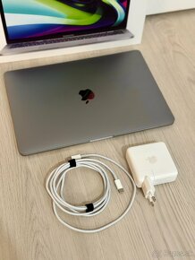 Predám MacBook Pro 13" M1 - 16 GB RAM, 256 GB SSD - 4