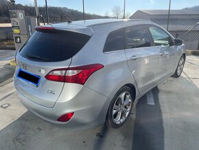 Hyundai i30 CW, 94 kW, 6-st. manuál - 4