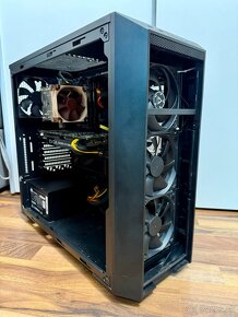 i7 7700k GTX 1060 6GB 16GB RAM + Monitor - 4