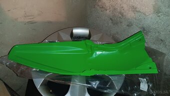 Zadný blatník nový, nepoužitý na Kawasaki kxf - 4