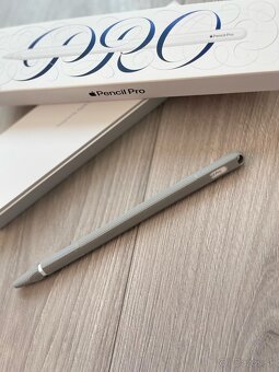 Predám skoro nové Apple pencil pro - 4