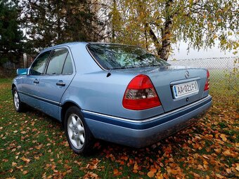 Mercedes - Benz C220 - 4