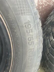 predám zimne pneumatiky 195/65 R15 s diskami 5x112 - 4