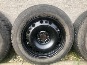 Sada 4 zimnych pneu P185/60 R15 na diskoch - 4