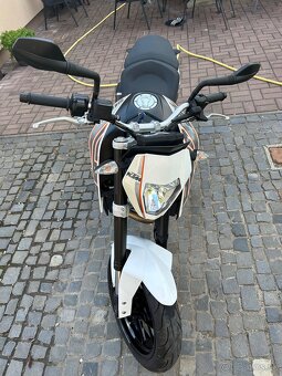 KTM 690 Duke - 4