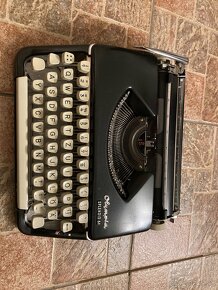 Písací stroj Olympia - 4