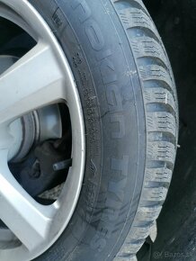 Predám zánovne zimné pneu Nokian Snowproof 2 215/55 R17 98H - 4