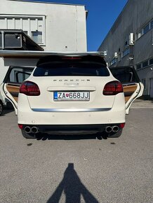 Predám PORSCHE CAYENNE S - 4