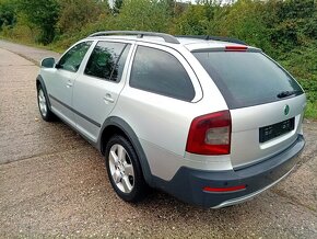 ŠKODA OCTAVIA COMBI II SCOUT 2.0 TDI XENON NAVI MODEL 2011 - 4