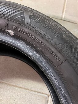 Goodyear 225/55 R17 letné - 4