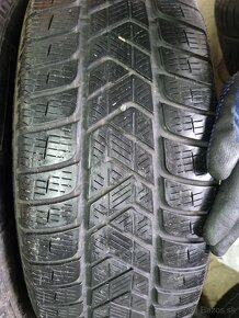 215/60R17 - 4