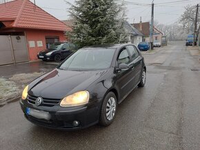 Predám volkswagen Golf 5 1.4 benzín 55kW 2007ročnik - 4