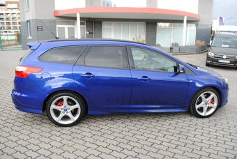 Ford Focus Kombi 2.0 EcoBoost SCTi ST R - 4