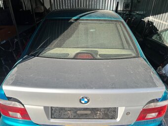 Predám kufor BMW E39 - 4