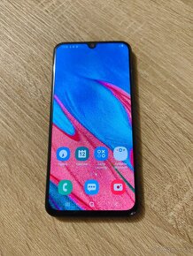 Samsung Galaxy A40 /4/64GB Dobrý stav - 4