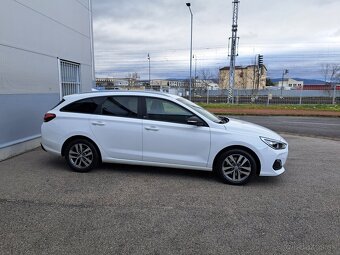 Hyundai i30 Combi 1.0T-gdi Trikolor GO - 4