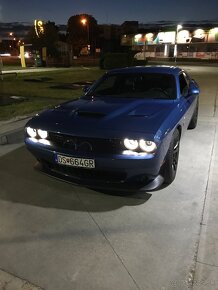 Dodge Challenger 6.4 V8 - 4