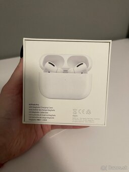 Apple AirPods Pro 1 - 4