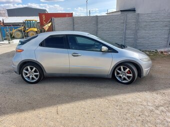 Predám Honda Civic 8g 1.8VTEC, 103kW - 4