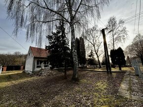 REZERVOVANÉ: Na predaj budova bývalej škôlky s bytom v obci  - 4