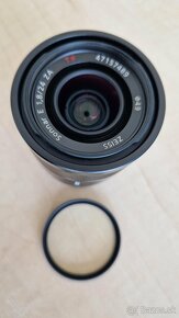 SONY E 24mm f/1.8 APS-C - 4