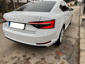 Škoda Superb 2.0 TDI SCR DSG - 4