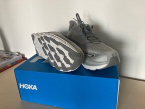 Hoka - 4