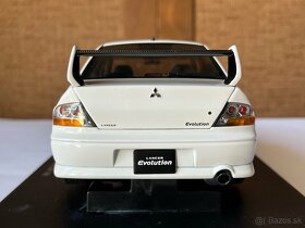 1:18 autoart mitsubishi lancer evo VIII - 4