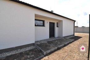 Krásny 4 izbový RD bungalov 92,26 m2 na pozemku 495 m2, Sene - 4