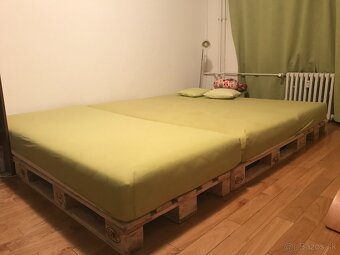 Paletova postel z paliet s celom 280 x 200cm na 3 Matrace - 4