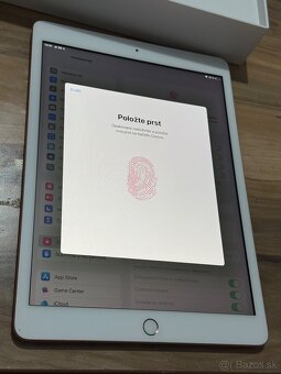 Predám iPad 8 Generácia.32GB Wifi malé známky opotrebovania - 4