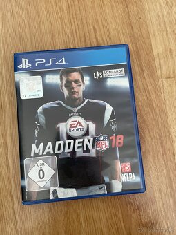 PS4 Gran turismo assassins creed nfl CZ - 4