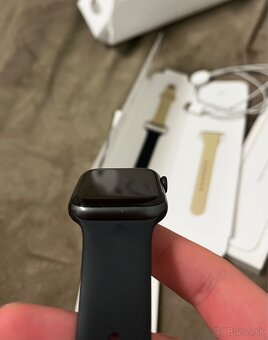 Apple Watch SE 44mm - 4