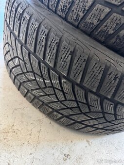 Good year zimné 235/45 r18 - 4