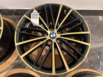 original r19 BMW 5er G30 G31 635 Night Gold 689483 - 4