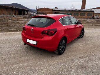 Opel Astra J 1.6 Turbo - 4