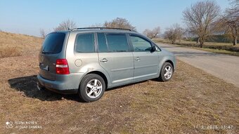 Volkswagen Touran - 4