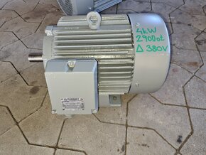 Predám pätkový el.motor 4kW 2900ot - 4