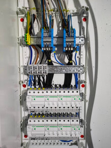 PRIDAJ SA K NÁŠMU TÍMU ELEKTRIKÁROV – FIXNÁ DENNÁ MZDA - 4